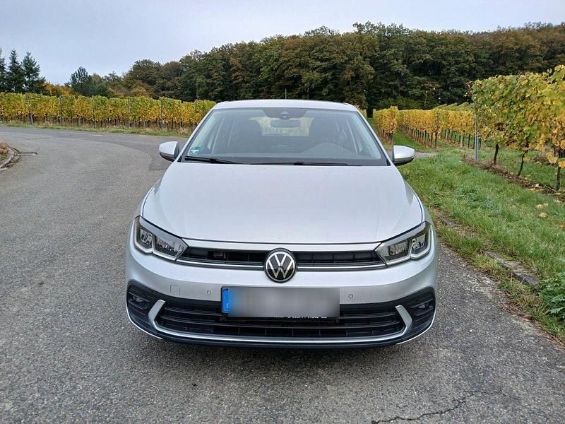 Silber Gebraucht 2022 VW Polo R-line Limousine | 19.950 € (Etwas zu teuer) - Bild 1/4