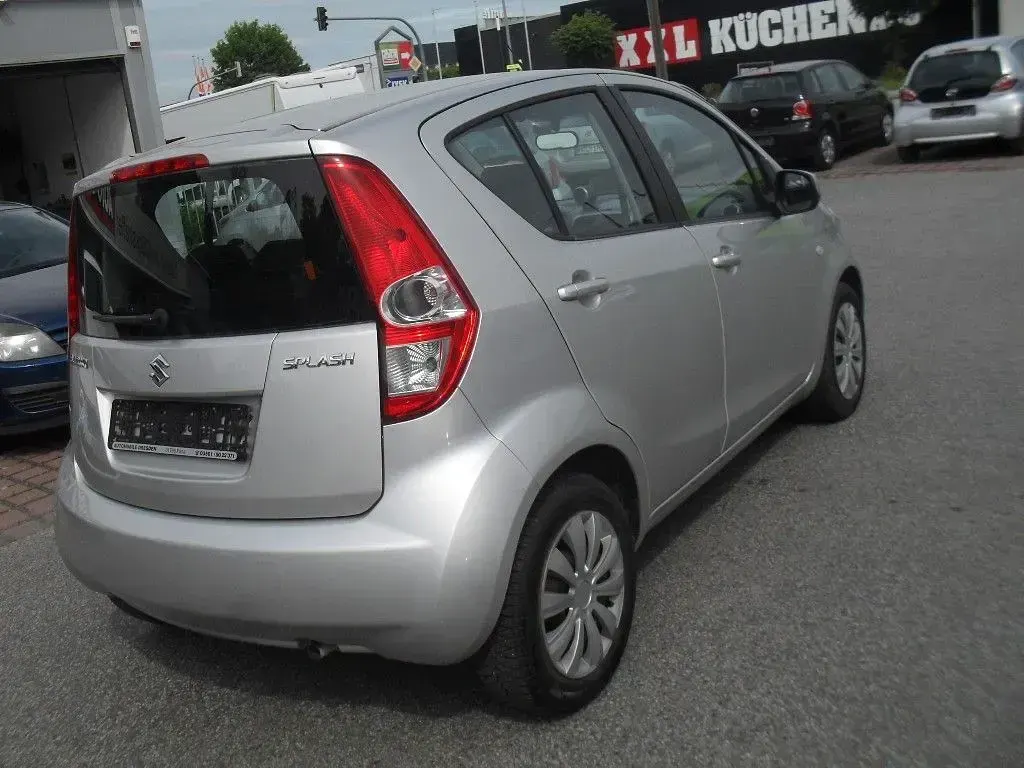 Gebraucht Suzuki Splash Basic 65 PS (47 kW) 2010 Grau Kleinwagen