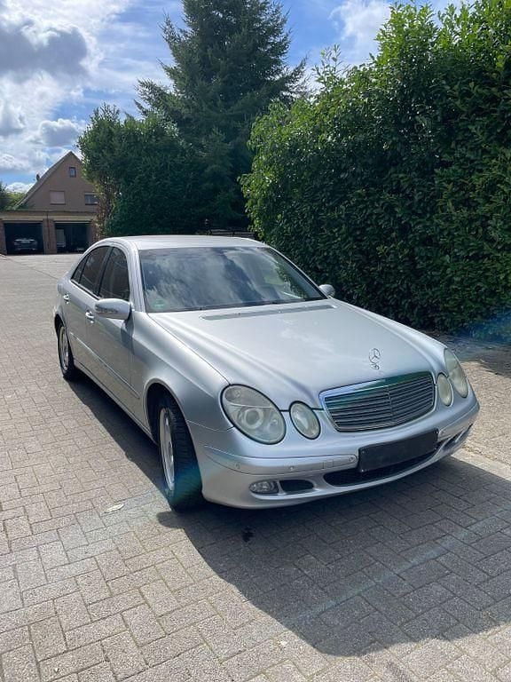 Gebraucht 2005 Mercedes E220 Limousine | 2.950 € (Fairer Preis) - Bild 1/4