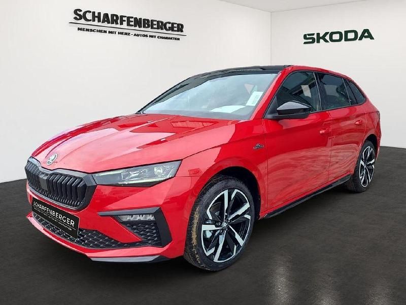 Velvet rot metallic Neu 2025 Skoda Scala Monte Carlo Kleinwagen | 34.402 € (Teuer) - Bild 1/4