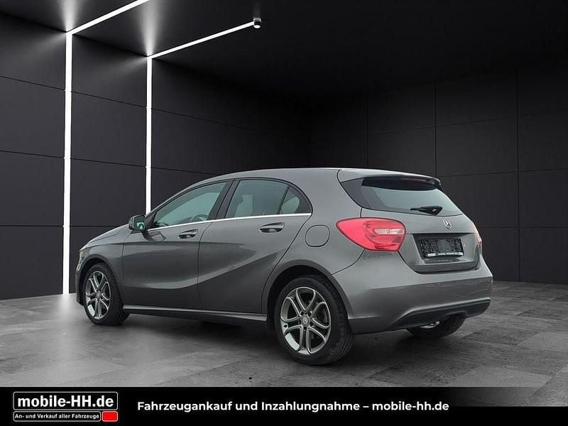 Gebraucht Mercedes A180 109 PS (80 kW) 2013 Mountaingrau  met. Kombi