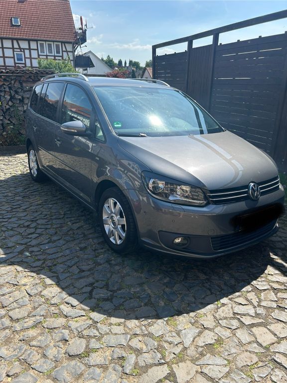 Grau Gebraucht 2013 VW Touran Cup Van / Kleinbus | 9.500 € (Guter Preis) - Bild 1/4