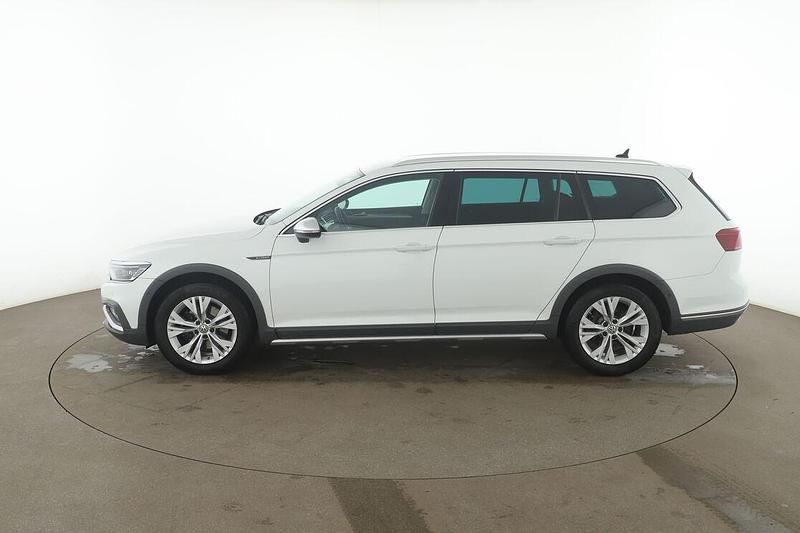 Gebraucht VW Passat Alltrack 200 PS (147 kW) 2021 Weiß Kombi