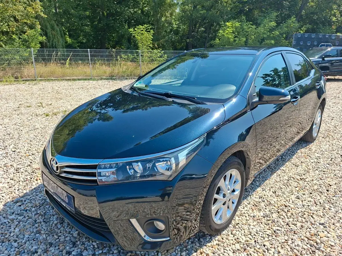 Gebraucht Toyota Corolla Executive 132 PS (97 kW) 2014 Schwarz Limousine