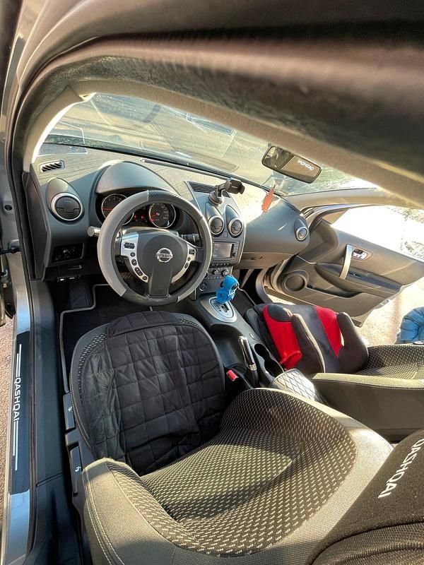 Gebraucht Nissan Qashqai 146 PS (107 kW) 2009 Silber SUV