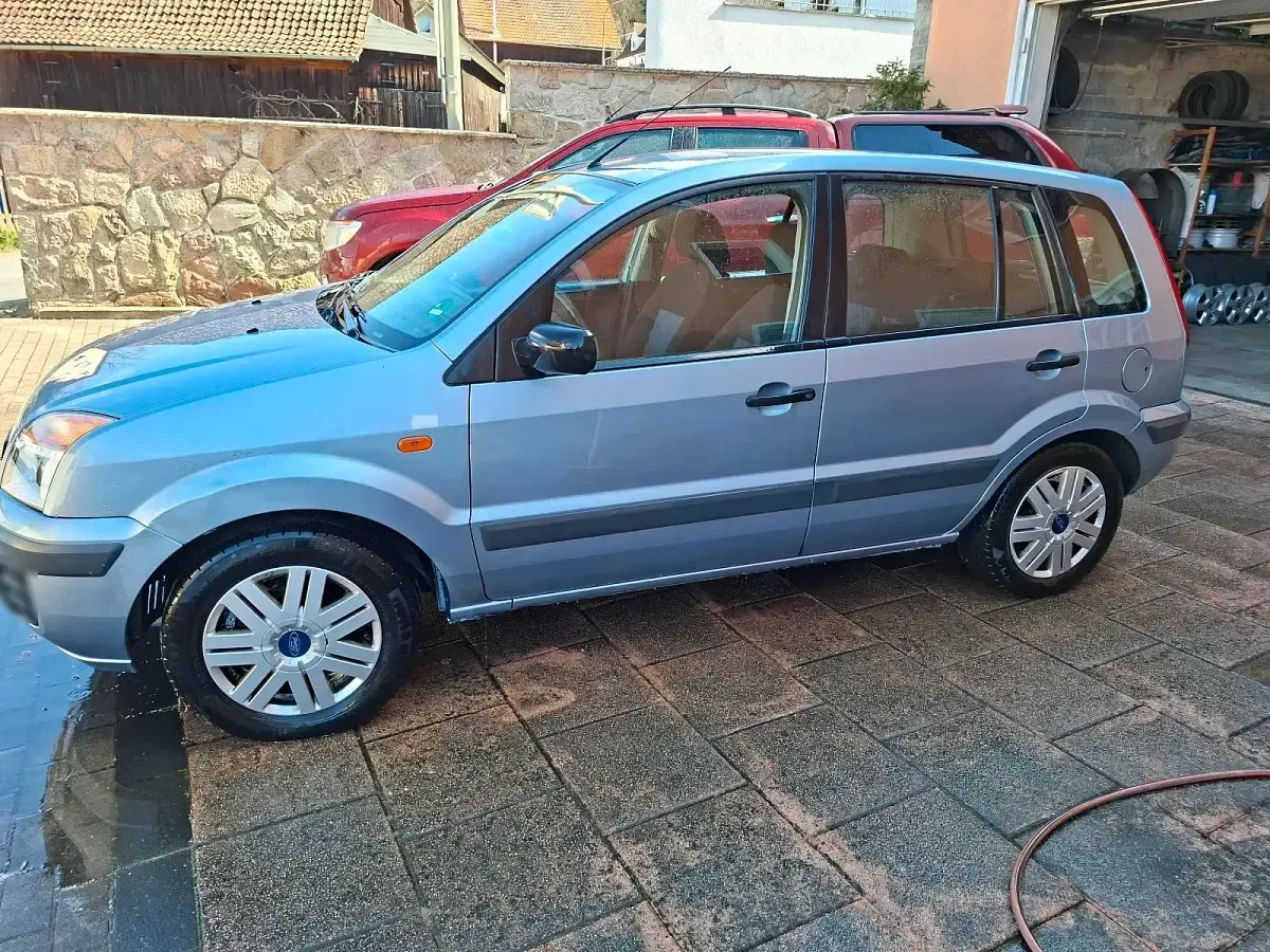 Gebraucht Ford Fusion 80 PS (58 kW) 2008 Blau Kleinwagen