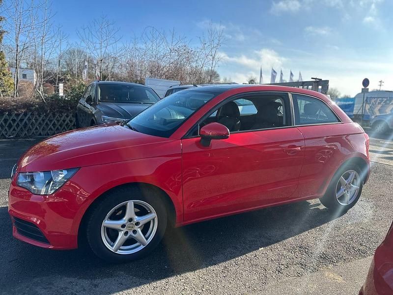 Gebraucht Audi A1 Attraction 86 PS (63 kW) 2010 Rot Kleinwagen