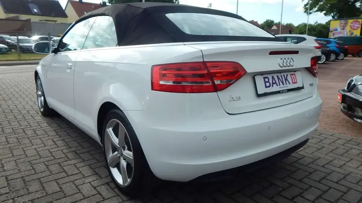 Gebraucht Audi A3 Cabriolet S-Line 140 PS (102 kW) 2011 Ibisweiß Cabrio