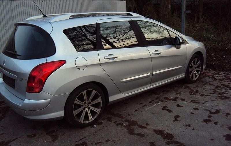 Gebraucht Peugeot 308 SW Allure 111 PS (81 kW) 2012 Kombi