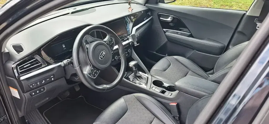 Gebraucht Kia Niro Vision 141 PS (103 kW) 2021 Schwarz SUV