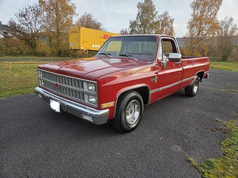 Rot Gebraucht 1981 Chevrolet Silverado SUV | 15.900 € - Bild 1/4