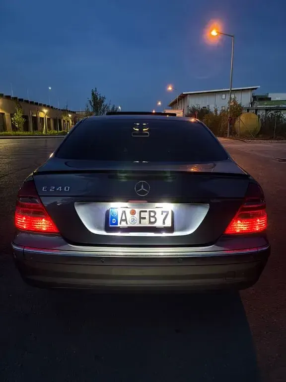 Gebraucht Mercedes E240 Elegance 177 PS (130 kW) 2005 Blau Limousine
