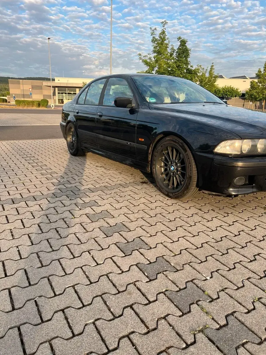 Gebraucht BMW 523 M Sport 170 PS (125 kW) 1999 Schwarz Limousine