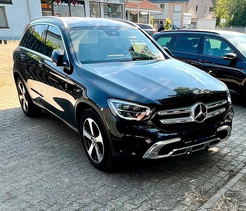 Schwarz Gebraucht 2019 Mercedes GLC220 SUV | 29.999 € (Guter Preis) - Bild 1/4