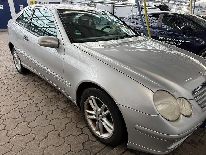 Grau Gebraucht 2002 Mercedes C180 Coupé | 1.499 € (Guter Preis) - Bild 1/4