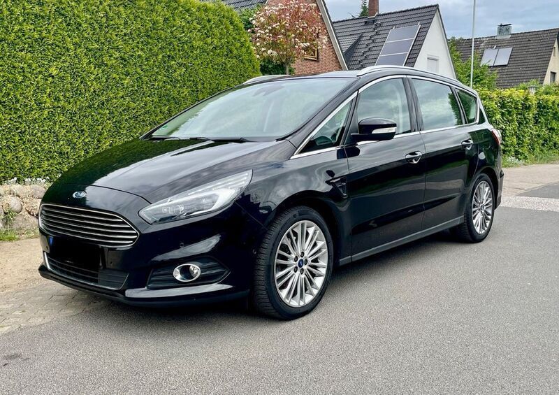 Schwarz Gebraucht 2015 Ford S-MAX Titanium Van / Kleinbus | 10.950 € (Guter Preis) - Bild 1/4