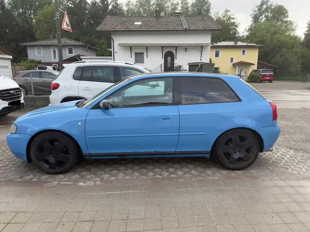Gebraucht Audi A3 Ambiente 150 PS (110 kW) 1998 Blau Kleinwagen