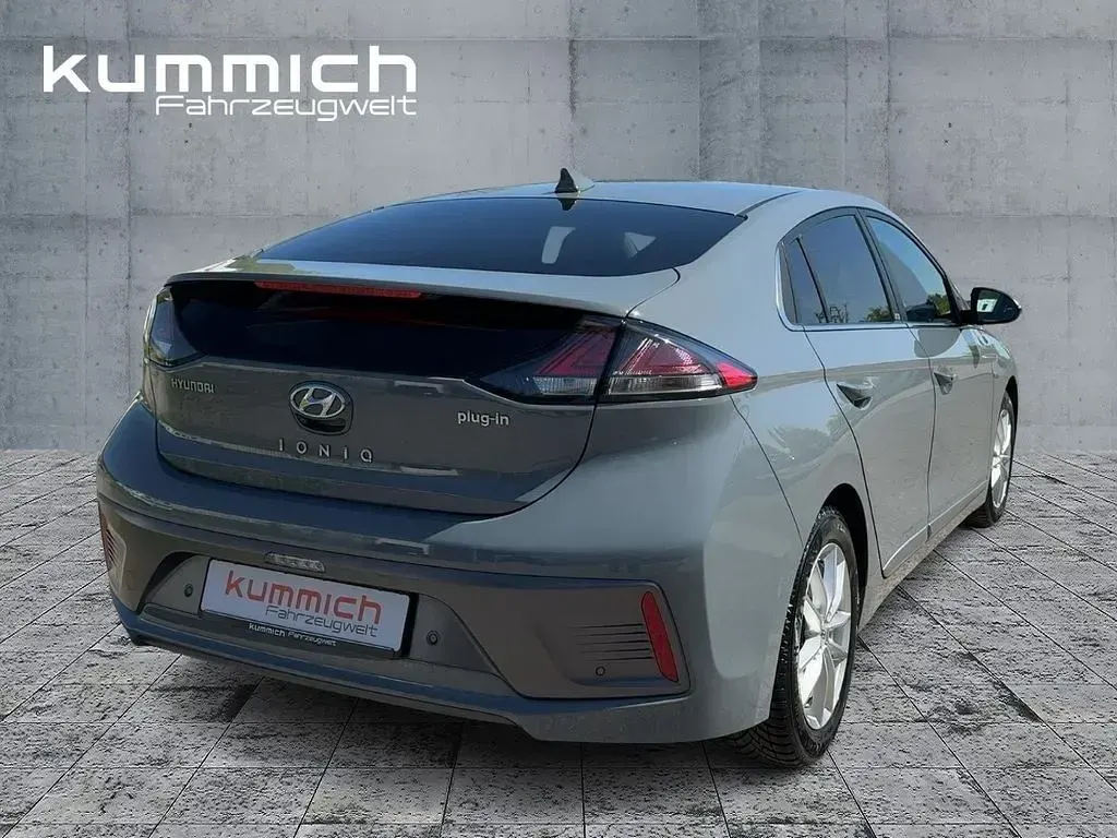 Gebraucht Hyundai Ioniq Premium 141 PS (103 kW) 2021 Grau Kleinwagen