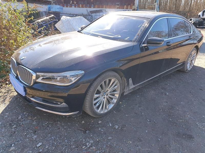Gebraucht BMW 750 449 PS (330 kW) 2016 Schwarz Limousine