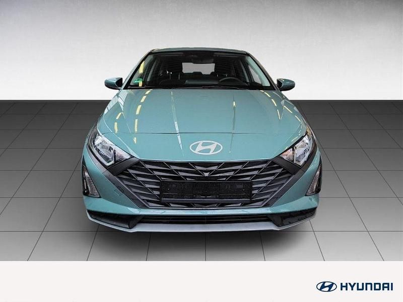 Gebraucht Hyundai i20 Select 79 PS (58 kW) 2025 Grün Limousine