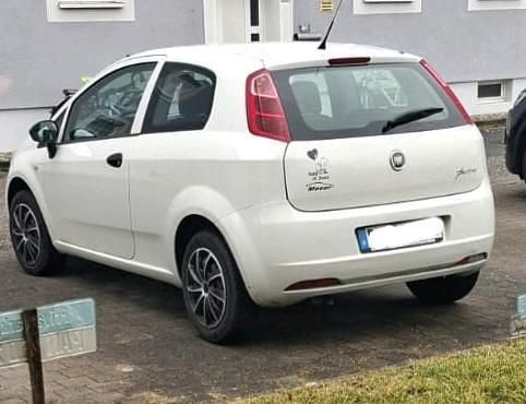 Gebraucht Fiat Punto 69 PS (50 kW) 2011 Weiß Kleinwagen