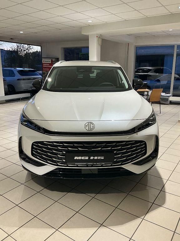 Neu MG HS Luxury 224 PS (164 kW) 2025 Dover white SUV