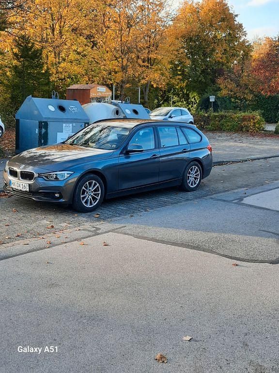 Grau Gebraucht 2015 BMW 320 Advantage Kombi | 17.500 € (Fairer Preis) - Bild 1/3