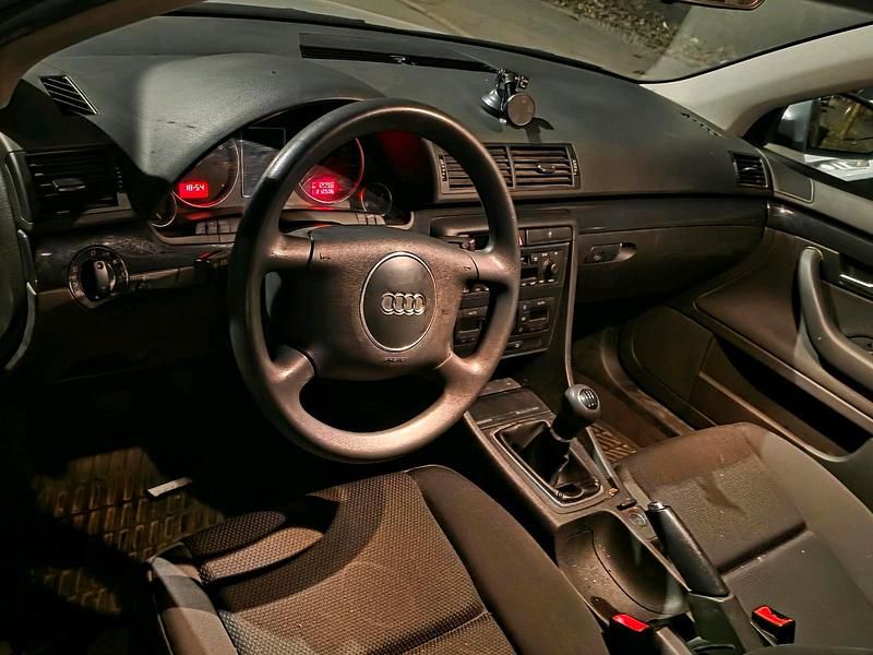 Gebraucht Audi A4 Comfort 170 PS (125 kW) 2002 Silber Kombi