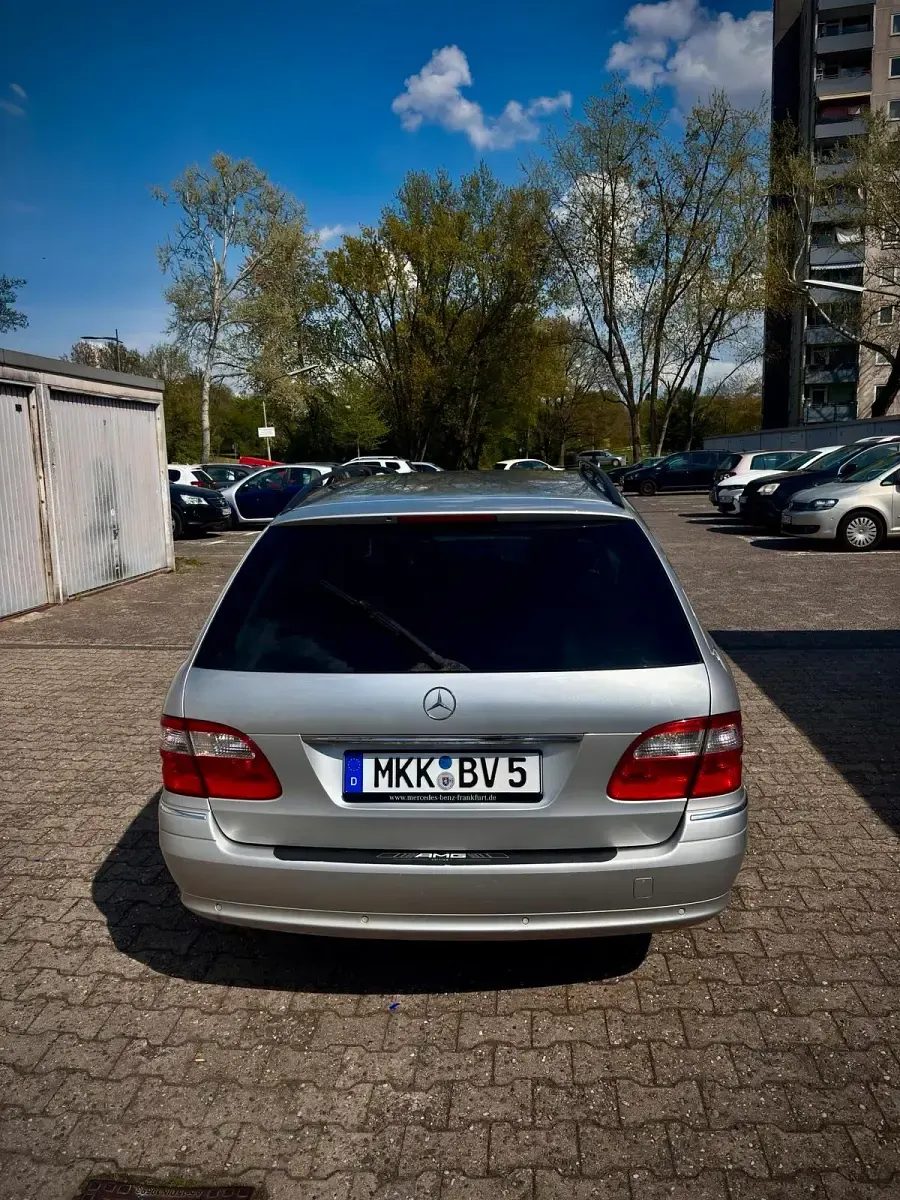 Używany Mercedes E280 Elegance 177 KM (130 kW) 2005 Srebrny Kombi