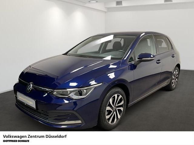 Blau Gebraucht 2022 VW Golf VIII Active Limousine | 19.490 € (Guter Preis) - Bild 1/4