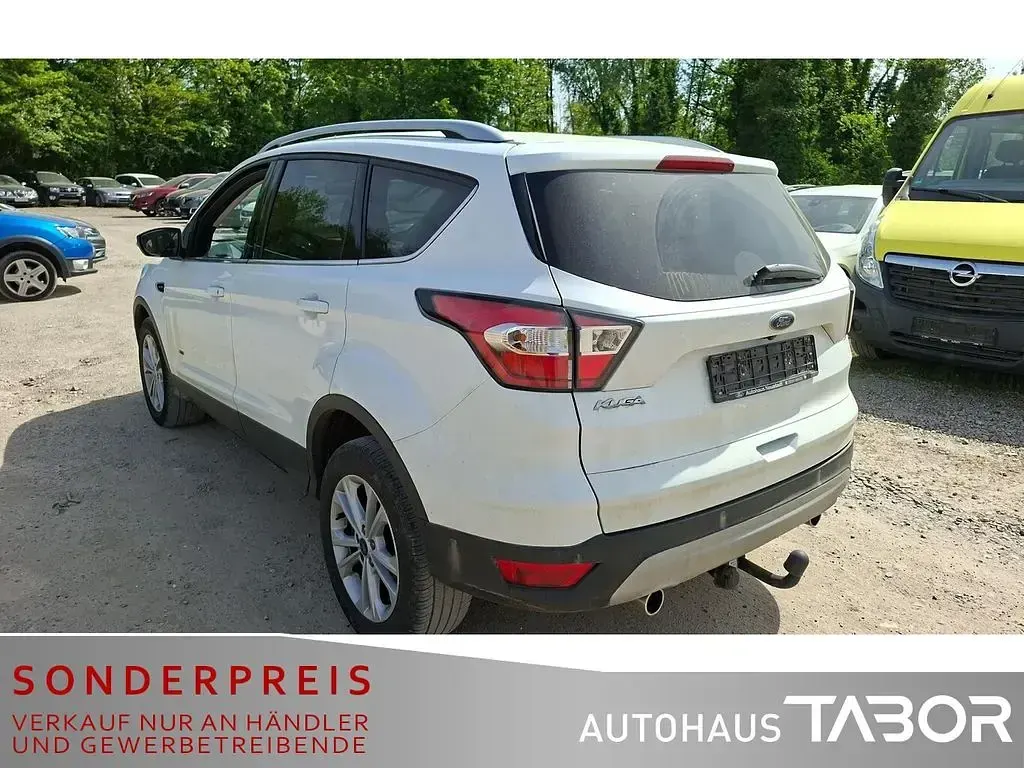 Gebraucht Ford Kuga Titanium 150 PS (110 kW) 2017 Frostweiß SUV