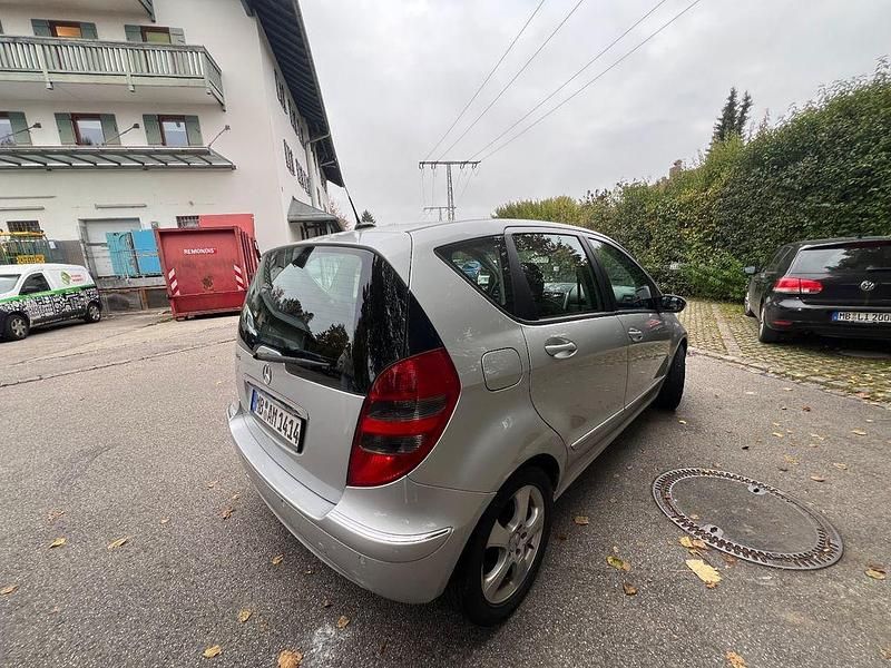 Silber Gebraucht 2006 Mercedes A170 Avantgarde Van / Kleinbus | 1.900 € (Fairer Preis) - Bild 1/4