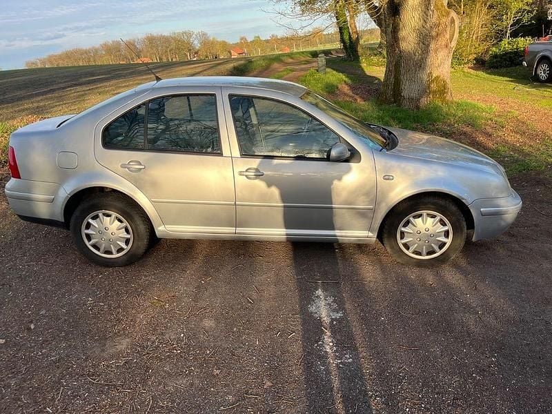 Gebraucht VW Bora 101 PS (74 kW) 2000 Silber Limousine