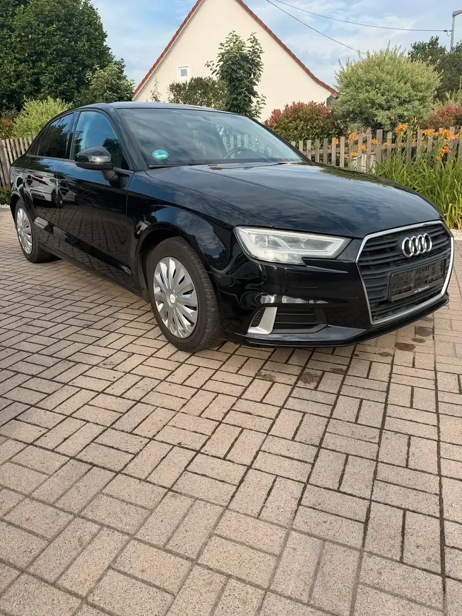 Gebraucht Audi A3 116 PS (85 kW) 2017 Schwarz Limousine