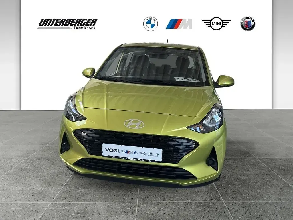 Gebraucht Hyundai i10 Trend 63 PS (46 kW) 2025 Lumen grey / mic Kleinwagen