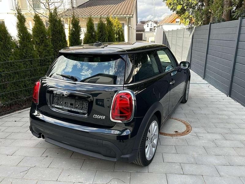 Gebraucht Mini Cooper 136 PS (100 kW) 2023 Midnightblack ii (c4r) Kleinwagen