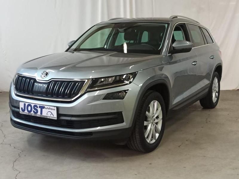 Grau Gebraucht 2018 Skoda Kodiaq Style SUV | 26.950 € (Fairer Preis) - Bild 1/4