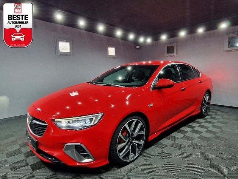 Rot Gebraucht 2019 Opel Insignia OPC Limousine | 21.870 € (Etwas zu teuer) - Bild 1/4