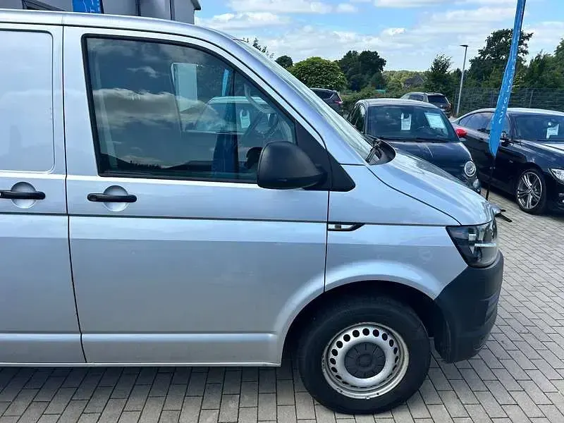 Gebraucht VW T6 102 PS (75 kW) 2017 Grau Van