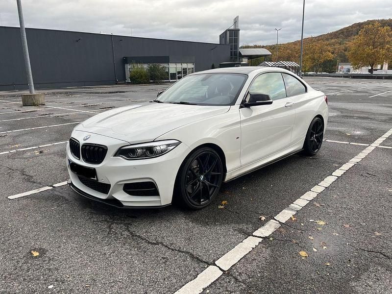Weiß Gebraucht 2019 BMW M240 M Sport Coupé | 34.500 € (Guter Preis) - Bild 1/4