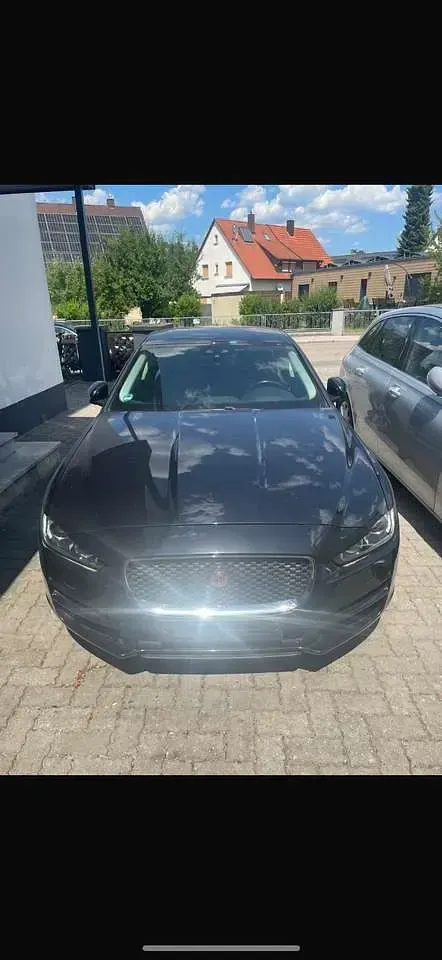 Gebraucht Jaguar XE Prestige 179 PS (131 kW) 2017 Schwarz Limousine