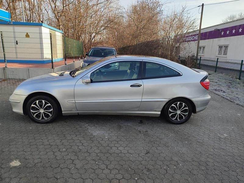 Silber Gebraucht 2001 Mercedes C200 Coupé | 1.000 € (Superpreis) - Bild 1/4