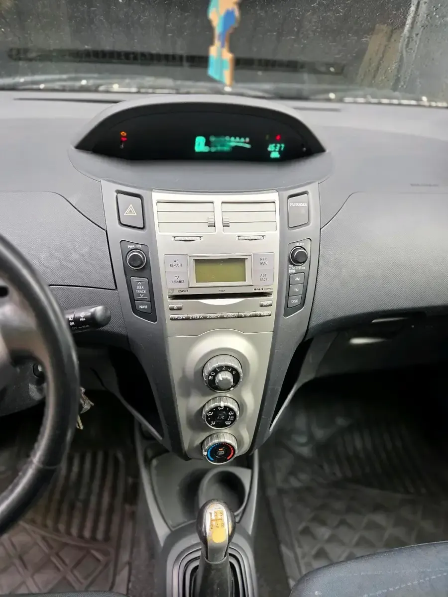 Gebraucht Toyota Yaris 68 PS (50 kW) 2008 Blau Kleinwagen