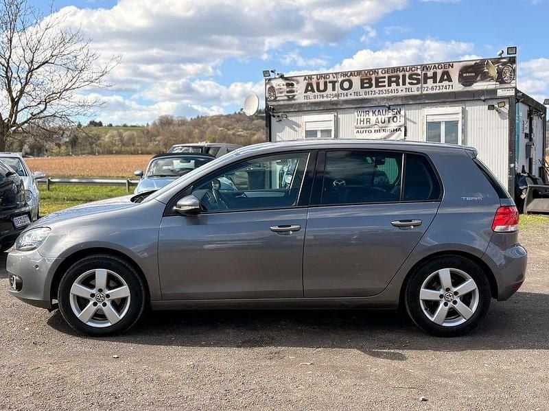 Gebraucht VW Golf VI Team 105 PS (77 kW) 2010 Grau Kleinwagen