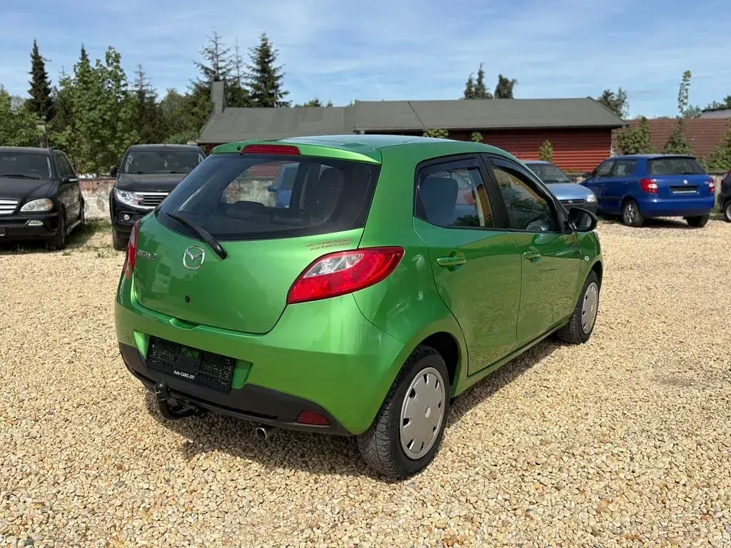 Occasion Mazda 2 75 ch (55 kW) 2009 Vert Citadine
