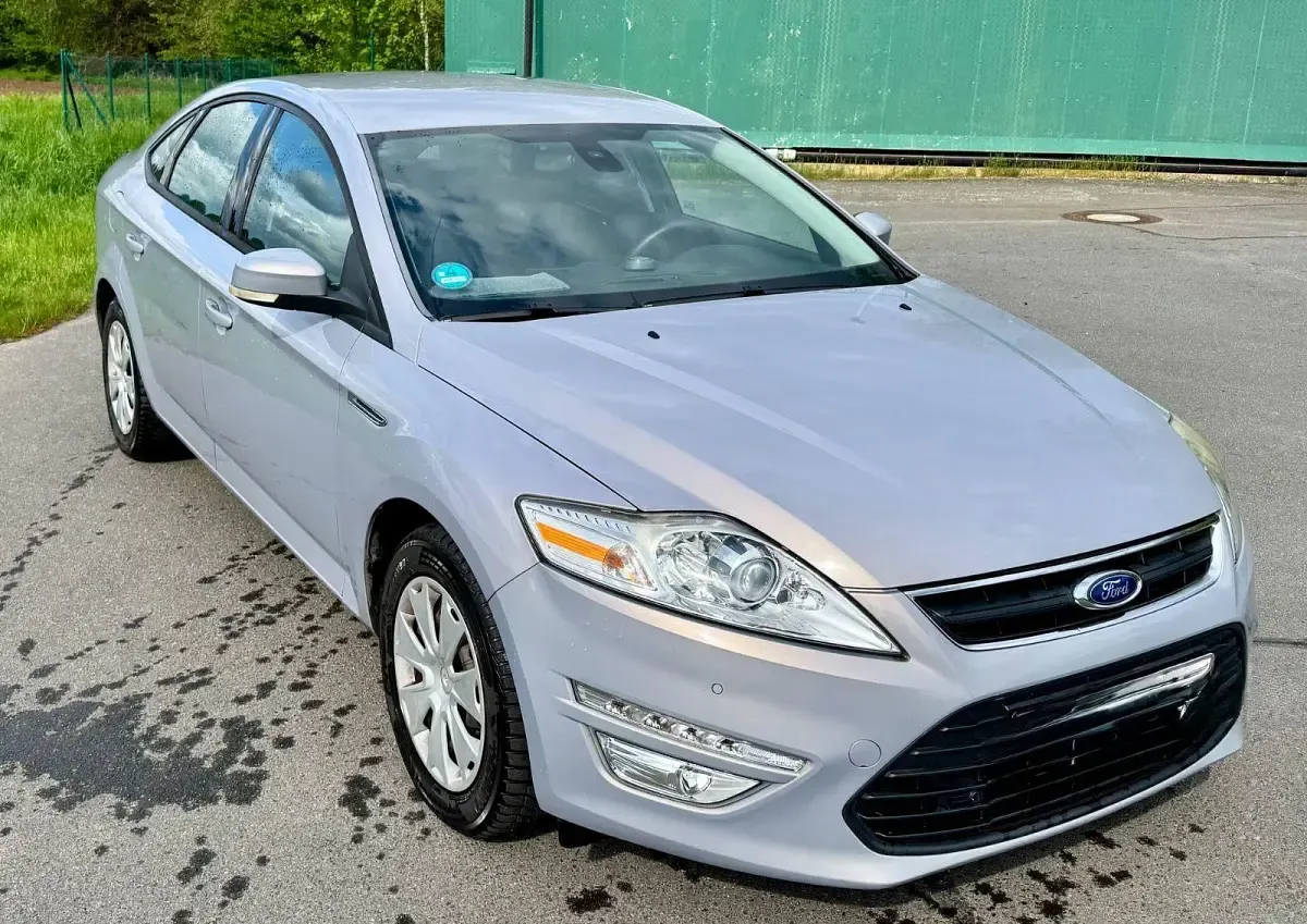 Gebraucht Ford Mondeo Titanium 145 PS (106 kW) 2010 Silber Limousine