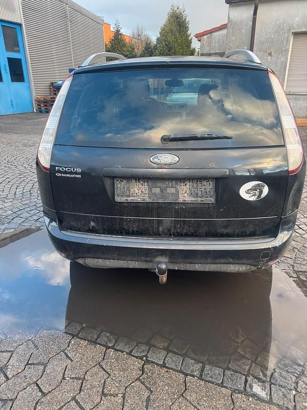 Gebraucht Ford Focus 101 PS (74 kW) 2008 Schwarz Kombi