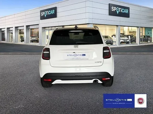 Neu Fiat 600 101 PS (74 kW) 2025 Weiß SUV