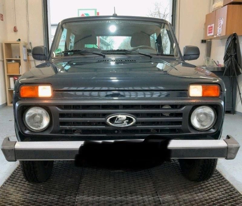 Gebraucht Lada niva 83 PS (61 kW) 2022 Grün SUV