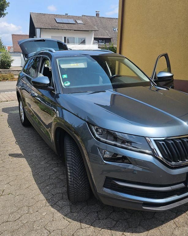 Grau Gebraucht 2021 Skoda Kodiaq Style SUV | 30.489 € (Guter Preis) - Bild 1/4
